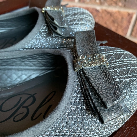 Paris Blues Big Girl Size 5 Slip on Shoes - Picture 4 of 6